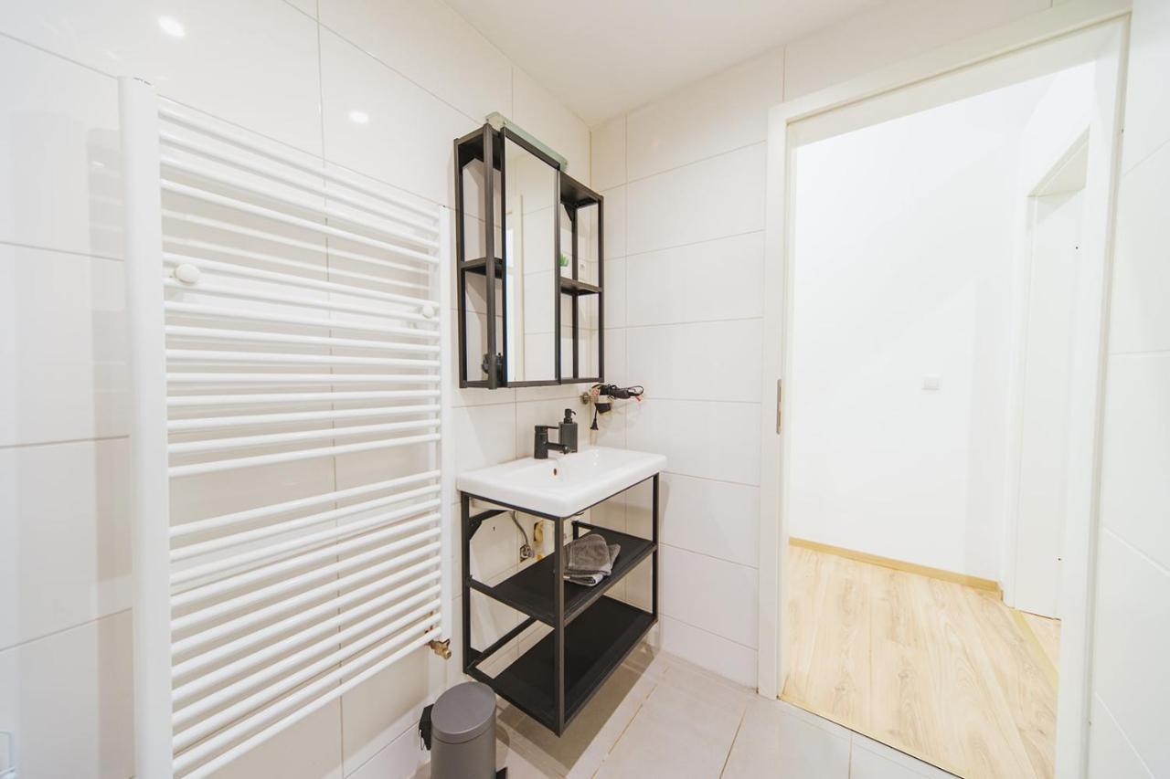 Apartment Central 10A 40Qm Wi-Fi Free Parking Calm Back House Dortmund Exterior foto
